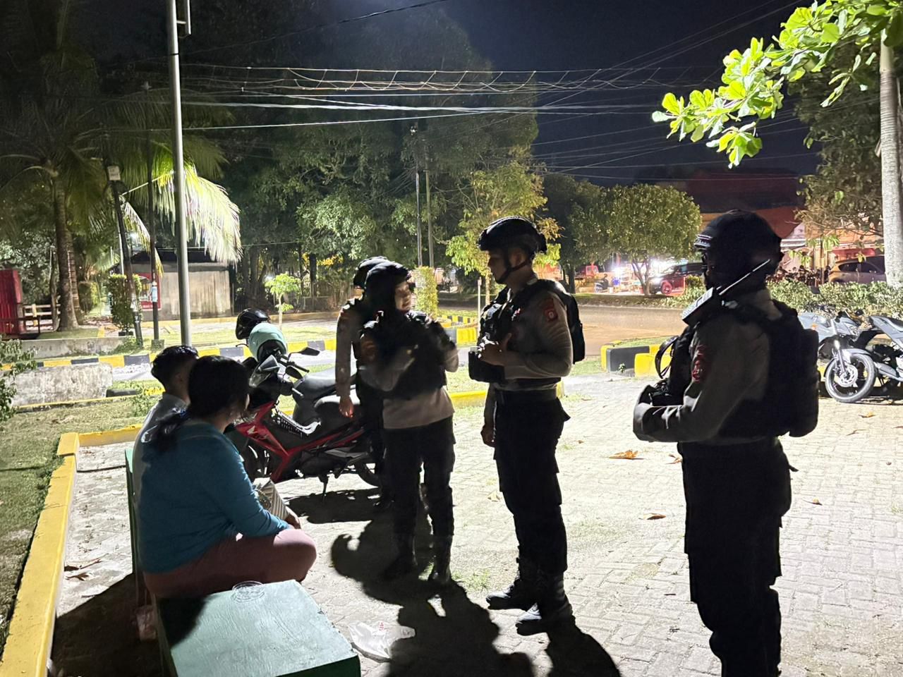 Ditsamapta Polda Kalteng Hadir di Malam Hari, Jaga Keamanan dan Ketertiban Masyarakat