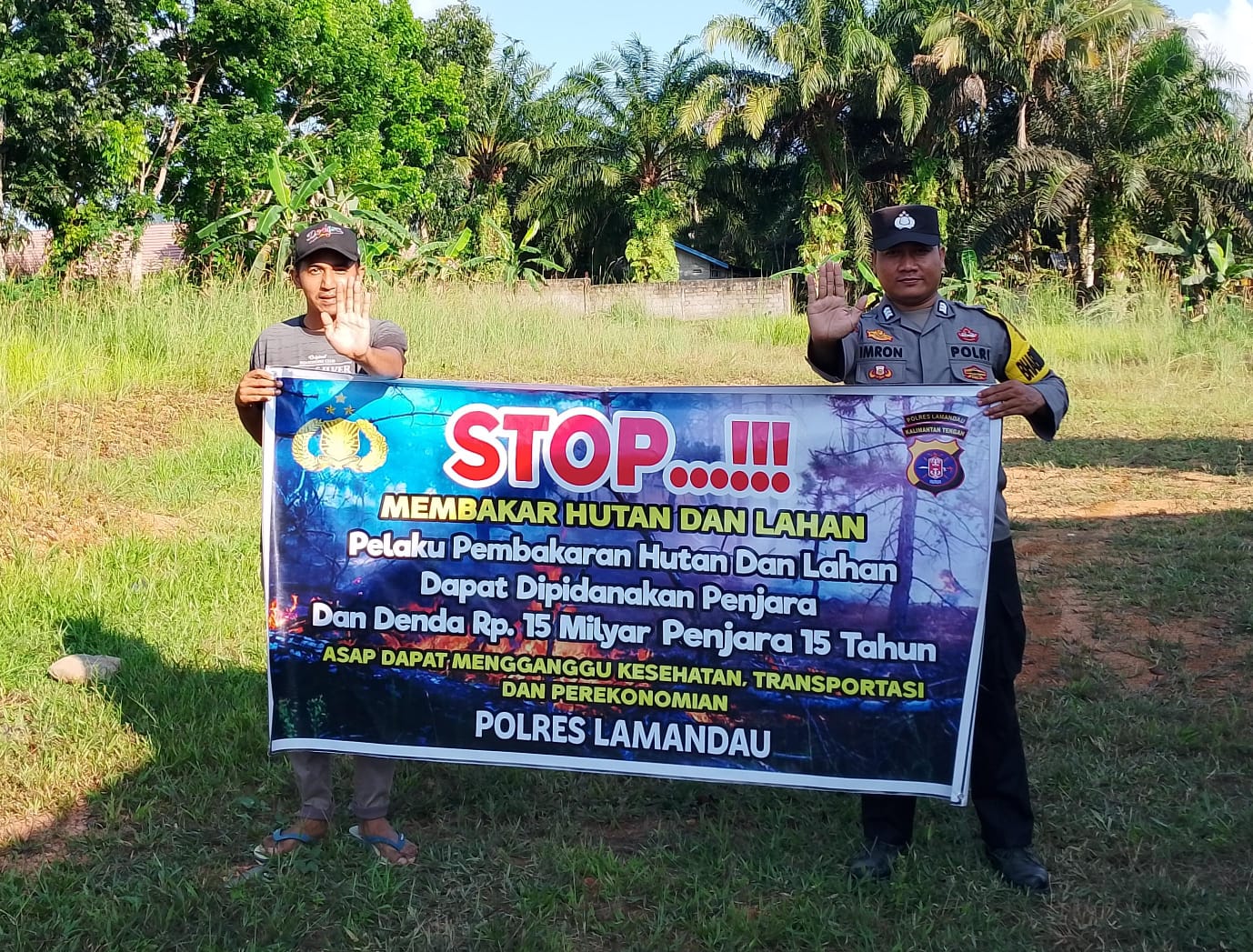 Bhabinkamtibmas Polsek Sematu Jaya Brigpol Imron Rasyidi Himbau Warga Desa Mukti Manunggal Cegah Karhutla